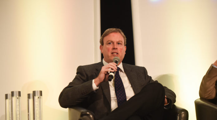 Netflix Loses its CFO After 14 Years