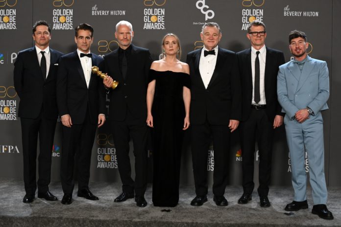 Peter Czernin, Colin Farrell, Martin McDonagh, Kerry Condon, Brendan Gleeson, Graham Broadbent, and Barry Keoghan with the award for Best Film, Musical or Comedy: 
